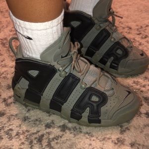 Nike AIR More tempo SZ 6.5